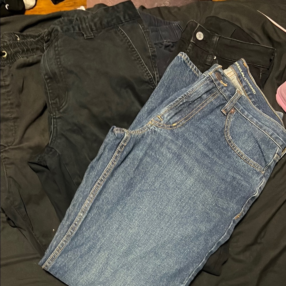 Men pants lot are (5 pair)